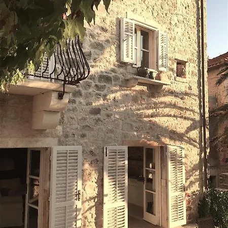 La Belle Et La Bete Apartman *